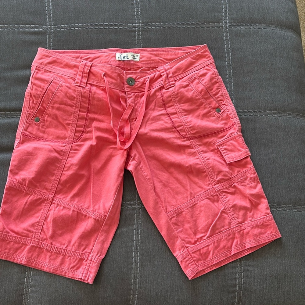 Red L.e.i. Women’s short. 9
